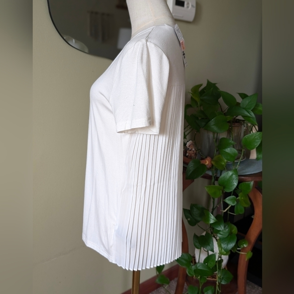 August Silk Women's Size Small White Short Sleeve Pleated Back Crew Neck Top - Picture 5 of 9